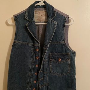The royal racer vest